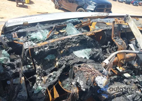 2005 Chevrolet Suburban 1500 Z71 z USA, uszkodzony, nr VIN 3GNFK16ZX5G158307